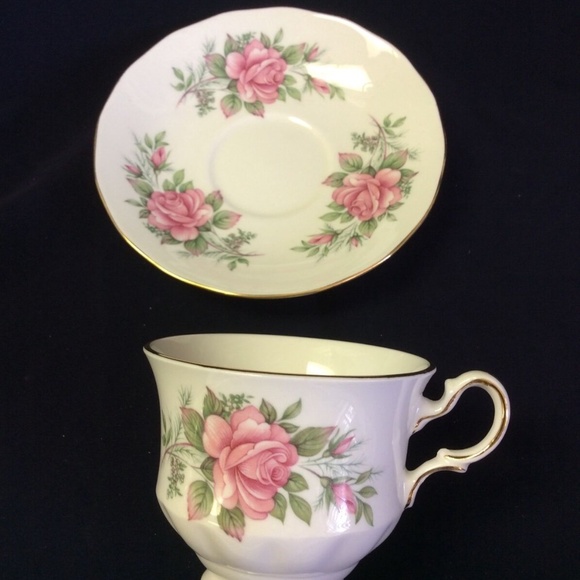 Queen Anne Bone China England Tea Cup & Saucer Pink floral Ridgway #8540 - Picture 6 of 6